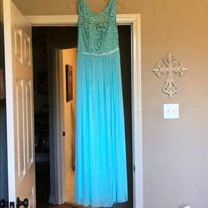 David’s Bridal ‘Spa’ Bridesmaid Dress. Worn once.